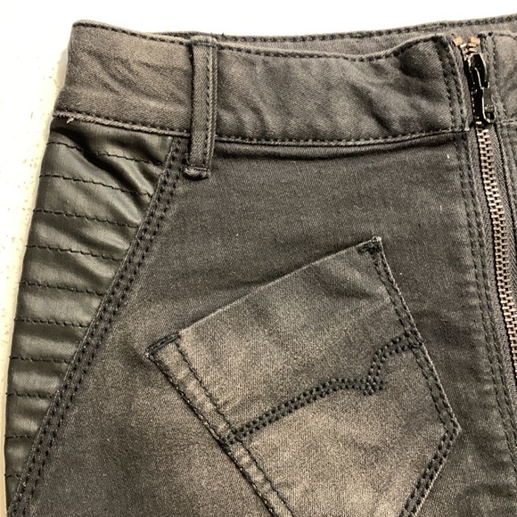 Mexx denim mini skirt - size 5 or 6 - Picture 2 of 10